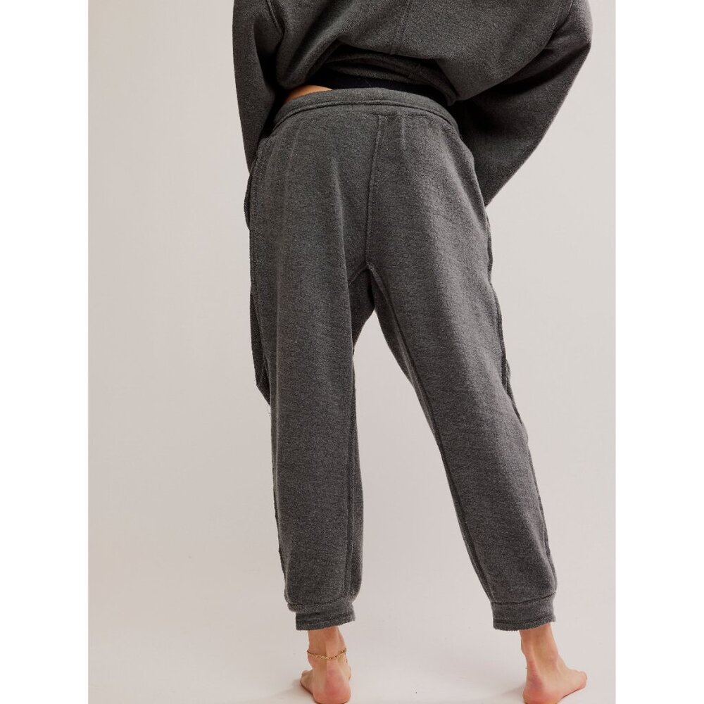 🎉LAST CHANCE🎉 FREE PEOPLE Day Off Fleece Joggers / Washed Black - Picture 4 of 6